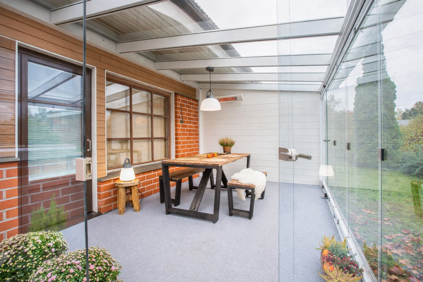 Enclosed patio rooms